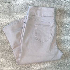 Ruby Rd. Petite Khaki Capri Pants